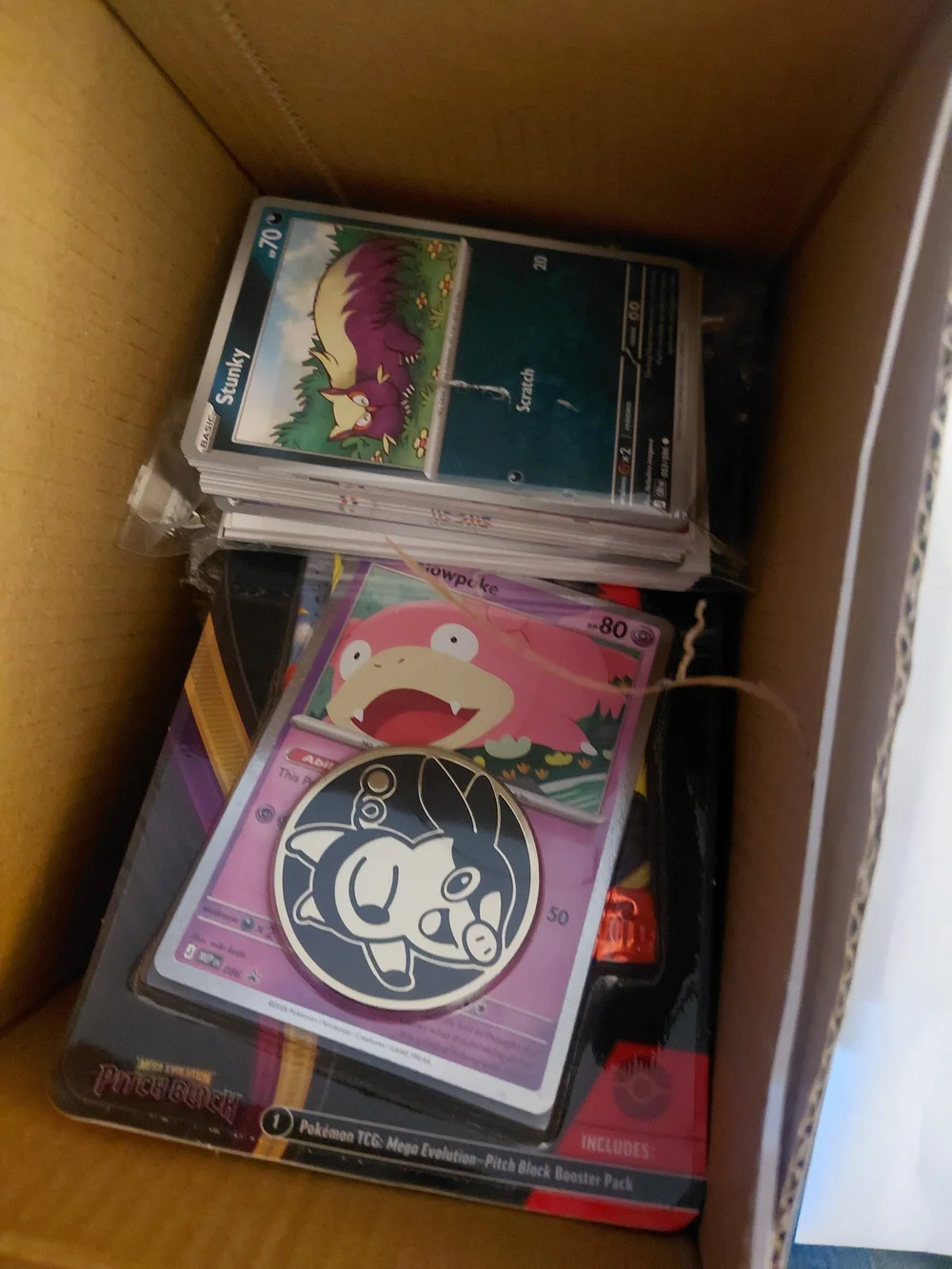 Trading Card Game Pink Slowpoke Pin & Promo Pack